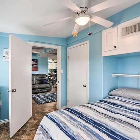 Surfside Beach Gem With Deck - 1 Block To Shore! Freeport Eksteriør bilde