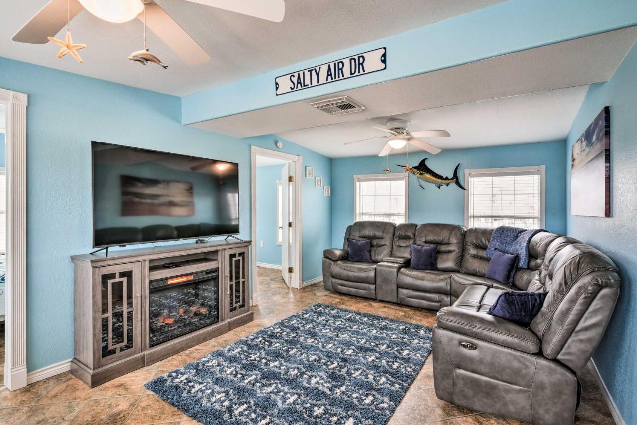 Surfside Beach Gem With Deck - 1 Block To Shore! Freeport Eksteriør bilde