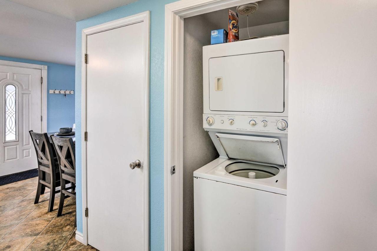 Surfside Beach Gem With Deck - 1 Block To Shore! Freeport Eksteriør bilde