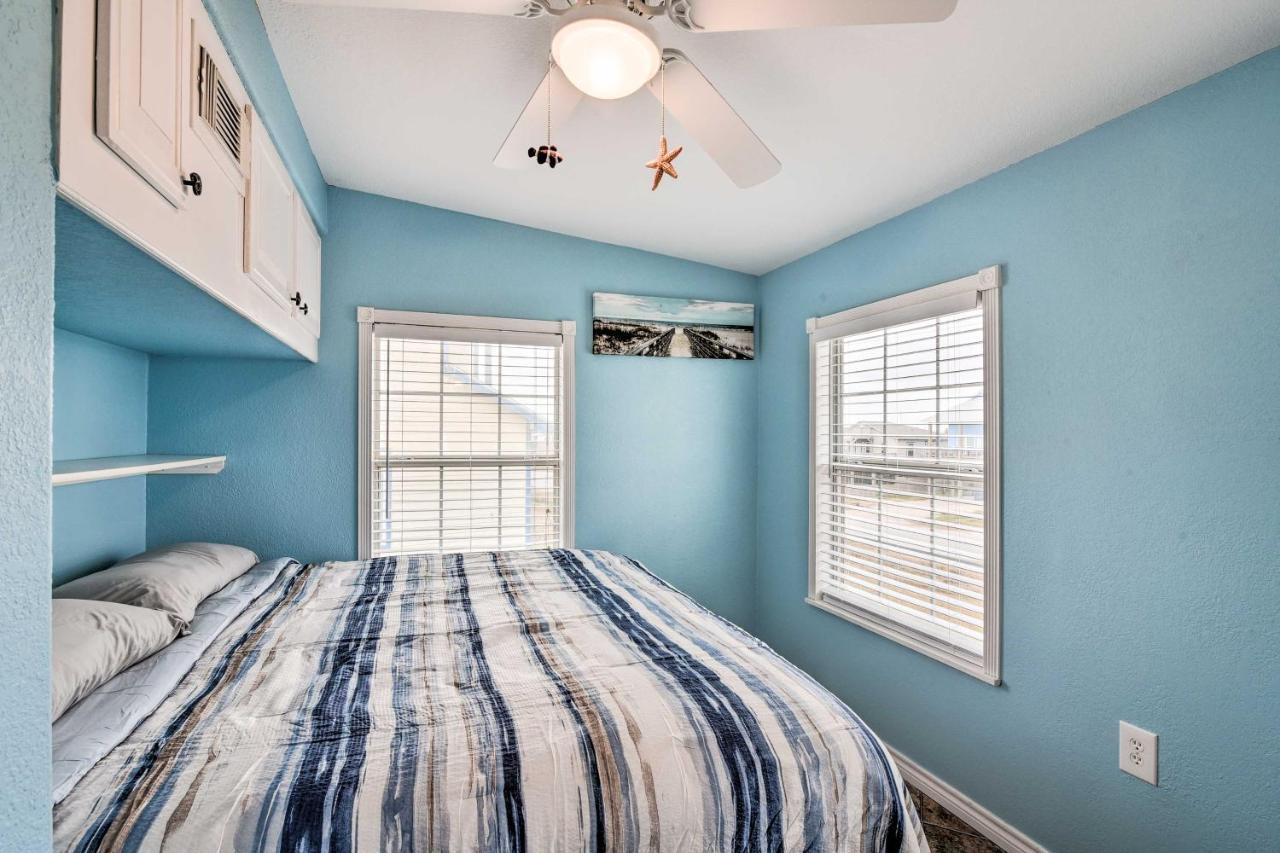 Surfside Beach Gem With Deck - 1 Block To Shore! Freeport Eksteriør bilde